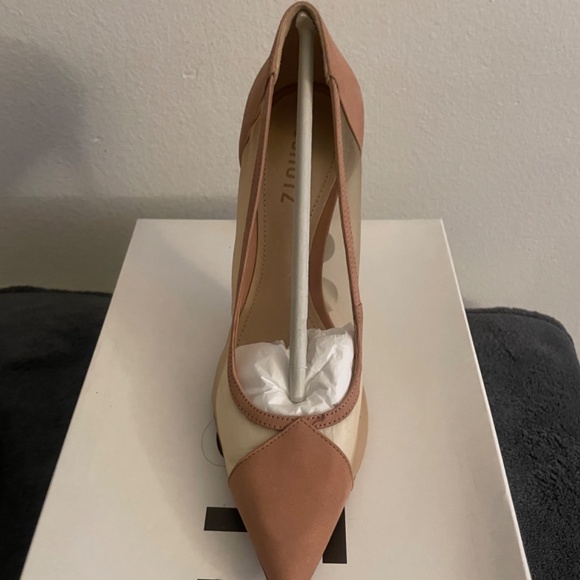 Schutz - Picture 2 of 4